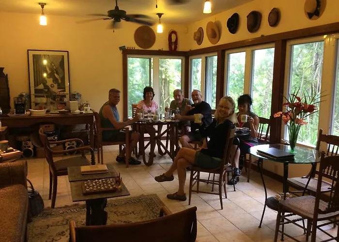 At The Beach With Friends Bed And Breakfast Hilo